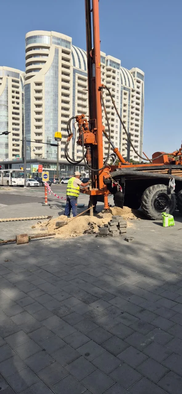 8  noyabr prospektinin Ramiz Quliyev küçəsi ilə kəsişməsində müxtəlif səviyyəli yol ötürücülərin tikintisinin layihələndirilməsi